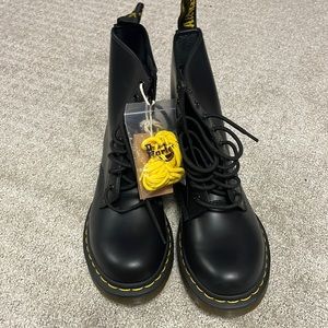 New with tags doc marten